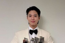 “ケミ職人” パク・ボゴム、「AAA 2025」で5冠達成。女優キム・ユジョンとは“レジェンドカップル”に！ 画像