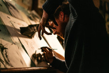 ベネディクト・カンバーバッチが正体不明の“カラス”に付きまとわれる『フェザーズ その家に巣食うもの』3月公開　特報映像も解禁 画像