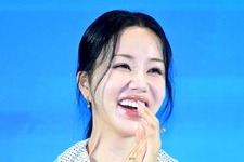 “韓国のマドンナ”から安定感抜群の女優に。憧れの50代「オム・ジョンファ」のすべて 画像