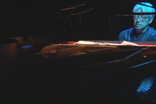 中学生以下は900円に　坂本龍一のトリオ公演映画『Trio Tour 2012』予告映像＆新場面カット解禁 画像