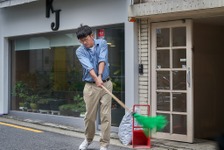 ハ・ジョンウと接待ゴルフを学ぼう！『ロビー！　4000億円を懸けた仁義なき18ホール』特別映像 画像