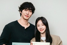 アン・ヒョソプが青年農夫に！Netflix配信『本日も完売しました』台本読み合わせの様子 画像