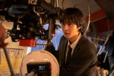 アン・ヒョソプ「誰もが共感できるような普通さを表現したかった」その繊細な役作りの裏側明かす　『全知的な読者の視点から』メイキング写真を独占入手 画像