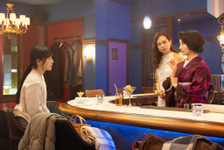 「ずっと二人を見ていたい」「最高すぎ」麻生久美子“涼子”と波瑠“ルナ”のW主演に喜びの声上がる…「月夜行路」第1話 画像