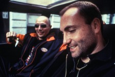 マッツ・ミケルセン、初ギャラは「安い自転車を」スキンヘッドにタトゥーの強烈なスクリーンデビュー『プッシャー』本編映像 画像