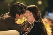 IUとビョン・ウソクがキスすれば視聴率が上昇！『21世紀の大君夫人』のここがスゴい!! 画像
