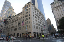 【予告編】超豪華デザイナーが魅力を語る　N.Y.老舗デパート密着ドキュメンタリー 画像