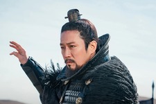 チャン・ヒョクの血まみれの顔と鋭い眼差しに鳥肌…新大河ドラマ『文武』初ティーザー公開 画像