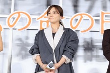 川口春奈、将一さんのサプライズ手紙に感無量『ママがもうこの世界にいなくても　私の命の日記』公開前夜舞台挨拶 画像