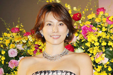 米倉涼子、総額2億円ジュエリーに夢見心地！ディオールのドレスにも“こだわり” 画像
