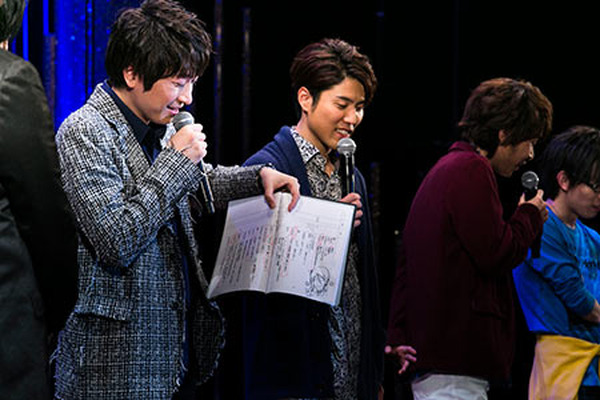 神谷浩史ら人気声優が勢揃い アニメ 神々の悪戯 ファンイベントに潜入 枚目の写真 画像 Cinemacafe Net 神谷浩史ら人気声優が勢揃い アニメ 神々の悪戯 ファンイベントに潜入 枚目の写真 画像 Cinemacafe Net