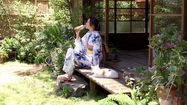 新垣結衣、浴衣＆猫語を披露！ 7年連続「アサヒ 十六茶」CM出演