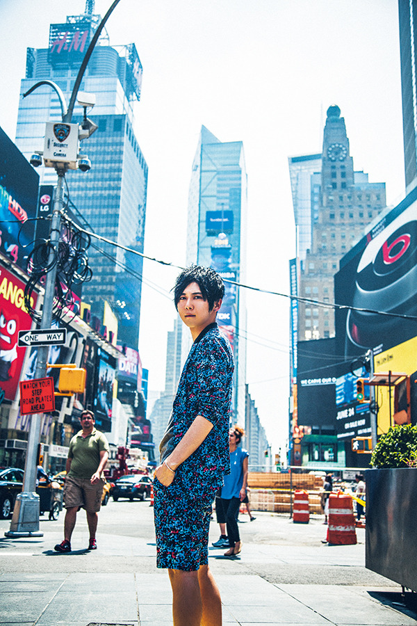 声優 梶裕貴 30歳の誕生日に 等身大 写した写真集発売 3枚目の写真 画像 Cinemacafe Net