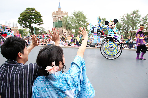 ディズニー 彦星ミッキー 織姫ミニーがご挨拶 今年は3週間の七夕イベント開幕 Cinemacafe Net