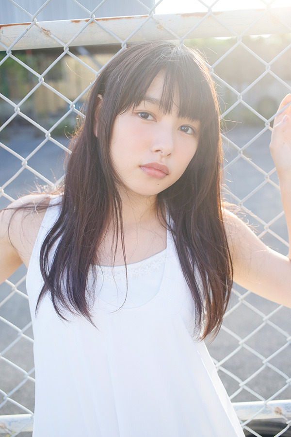 桜井日奈子、初写真集発売！最後の高校生姿から女優への軌跡 4枚目の写真・画像