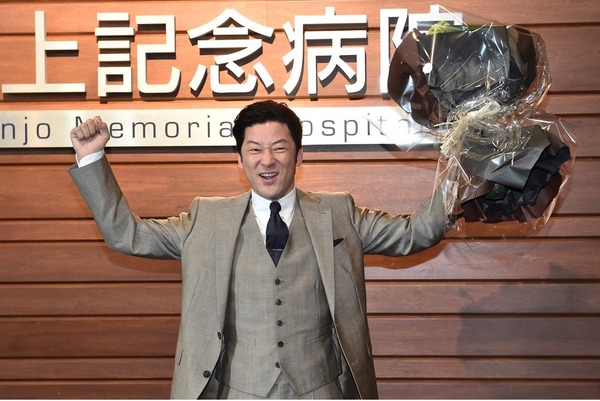浅野忠信、木村拓哉と抱き合い「やったぜ！」 「A LIFE」撮了に