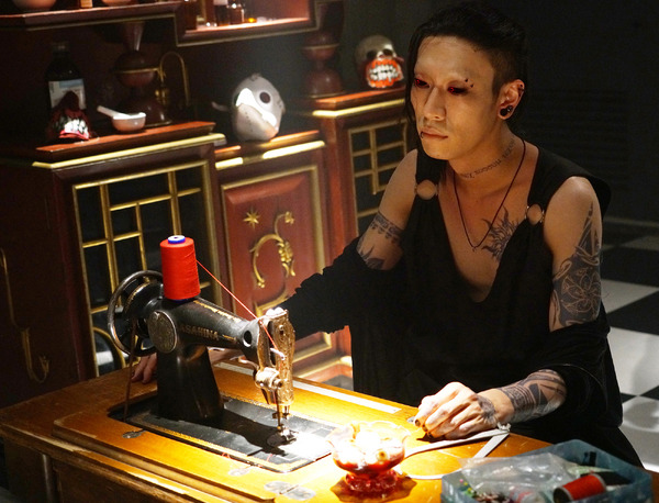 東京喰種』ウタ役は坂東巳之助！ ピアスにタトゥー衝撃ビジュアル公開