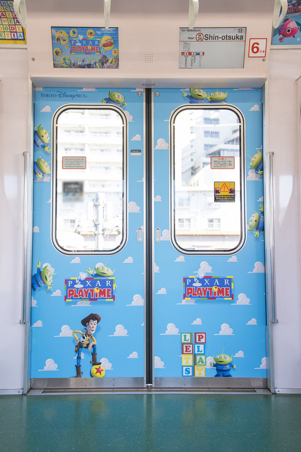 ディズニー ピクサー映画のキャラクターたちが新宿駅をプチジャック 8枚目の写真 画像 Cinemacafe Net