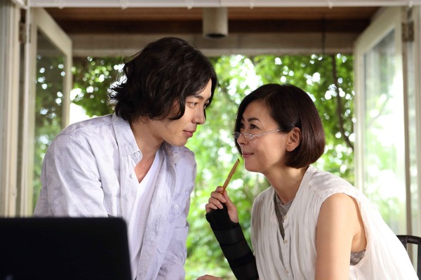 中山美穂＆キム・ジェウク、惹かれあい寄り添う『蝶の眠り』予告公開