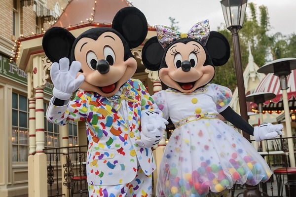 海外ディズニー】90周年のミッキーたちに会いに行こう!聖地アナハイム 海外ディズニー】90周年のミッキーたちに会いに行こう!聖地アナハイム