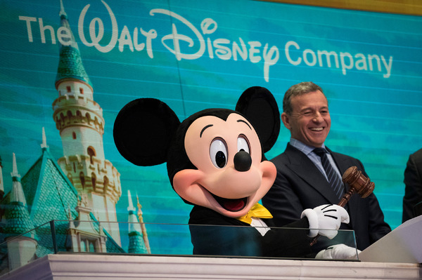 ディズニー 重役の給与を削減 会長のボブ アイガーは全額 Cinemacafe Net