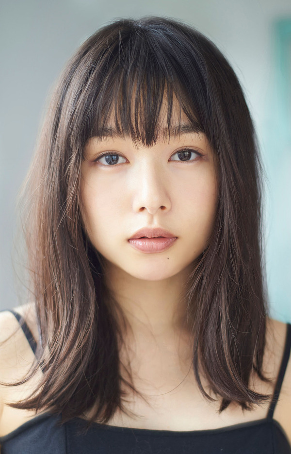 おうち時間の過ごし方は？俳優・桜井日奈子がおすすめする“笑顔になれる映画”
