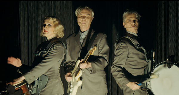 デイヴィッド バーン 迫力のパフォーマンスを披露 アメリカン ユートピア 本編映像 Cinemacafe Net