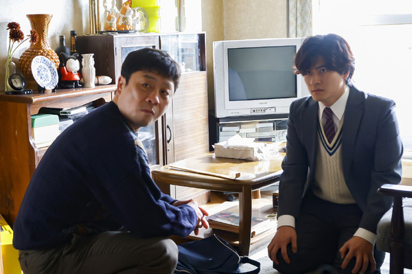 高橋海人＆森本慎太郎、制服姿の場面写真公開「だが、情熱はある