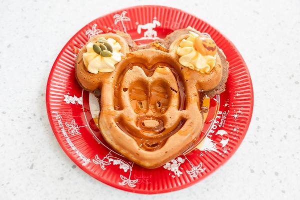 ディズニー】定番のミッキーワッフルやチュロスが期間限定バージョンに