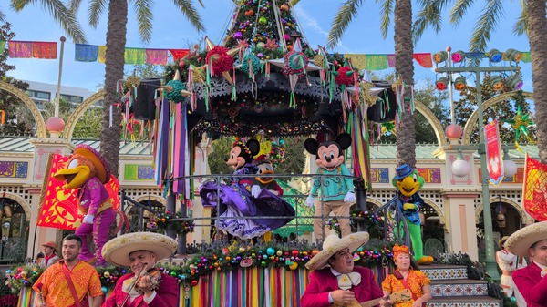 海外ディズニー】人気の“ビバ・ナビダ！”も！ディズニー