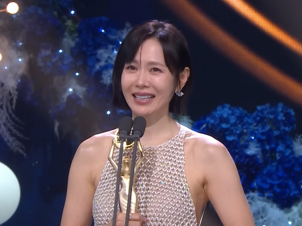 2度目の主演賞に感激…ソン・イェジン、出産後の復帰が大成功！「夢が