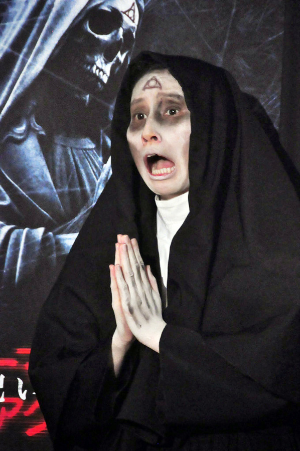 ハリセンボン 箕輪はるかの 死神メイク に相方 近藤春菜も驚愕 7枚目の写真 画像 Cinemacafe Net