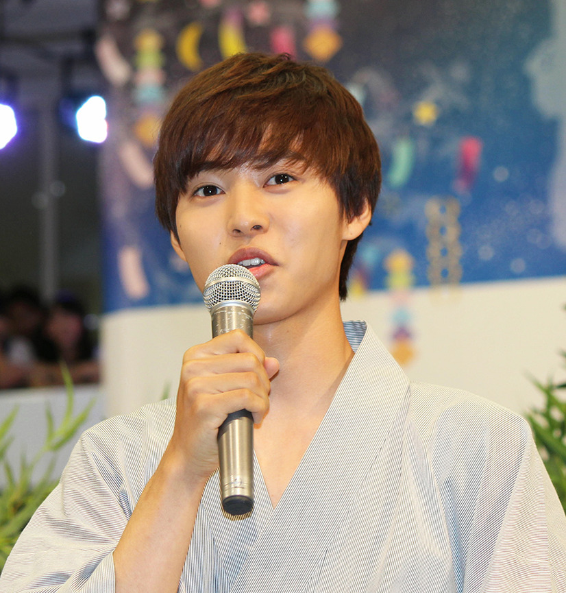 山崎賢人 競パン一丁 の等身大パネルに思わず赤面 裸より恥ずかしい 11枚目の写真 画像 Cinemacafe Net