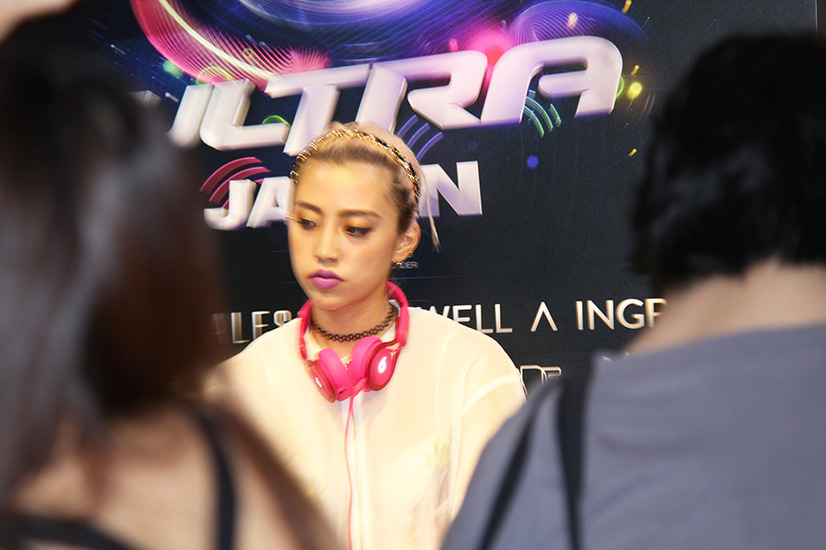 ネオギャル 植野有砂が新宿伊勢丹を躍らせる Isetan Ultra Fashion Stageでナイトアウトパーティー開催 2枚目の写真 画像 Cinemacafe Net