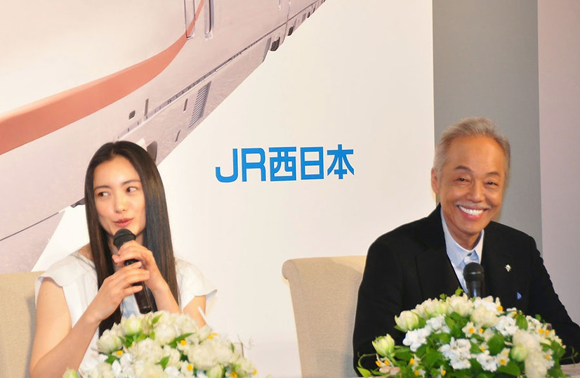 仲間由紀恵 谷村新司と北陸新幹線cmでデュエット 親子のよう 2枚目の写真 画像 Cinemacafe Net
