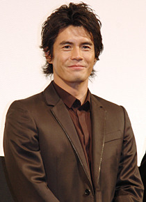 内野聖陽 弟 伊藤英明を Hなナイスガイ キム兄は山田孝之の長髪にツッコミ 2枚目の写真 画像 Cinemacafe Net