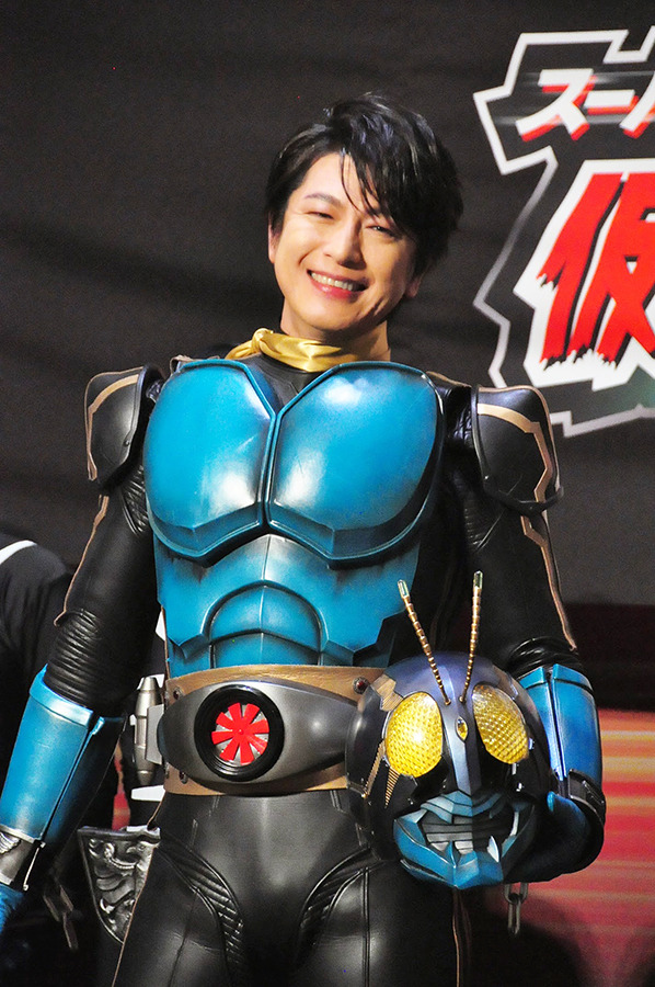 及川光博 仮面ライダー3号のスーツに感激 ショッカー軍団のセンターでポーズ 14枚目の写真 画像 Cinemacafe Net