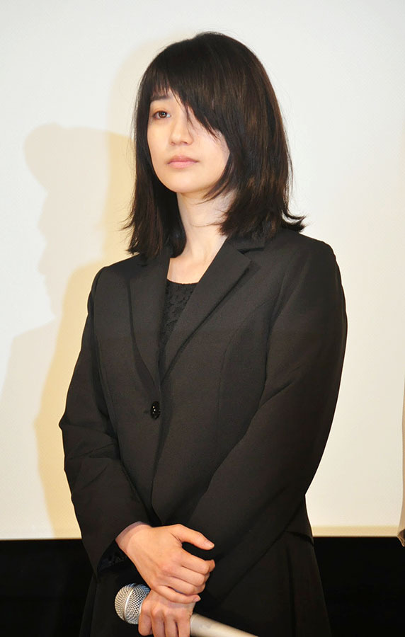 大島優子 極道役の遠藤憲一を ホンモノ 扱い 12枚目の写真 画像 Cinemacafe Net 大島優子 極道役の遠藤憲一を ホンモノ 扱い 12枚目の写真 画像 Cinemacafe Net
