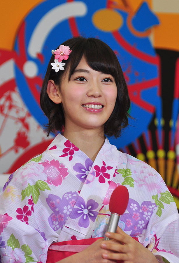 指原莉乃 1位獲得の公約のライヴは 葉っぱ ビキニ 8枚目の写真 画像 Cinemacafe Net