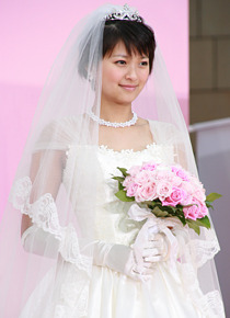 榮倉奈々 ウェディングドレスを披露 女優人生を賭けた 花嫁 役に思い募らせる 2枚目の写真 画像 Cinemacafe Net 榮倉奈々 ウェディングドレスを披露 女優人生を賭けた 花嫁 役に思い募らせる 2枚目の写真 画像 Cinemacafe Net