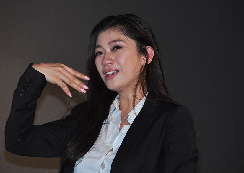 篠原涼子 ラスト舞台挨拶で涙 アンフェア シリーズで最も愛した男は 3枚目の写真 画像 Cinemacafe Net