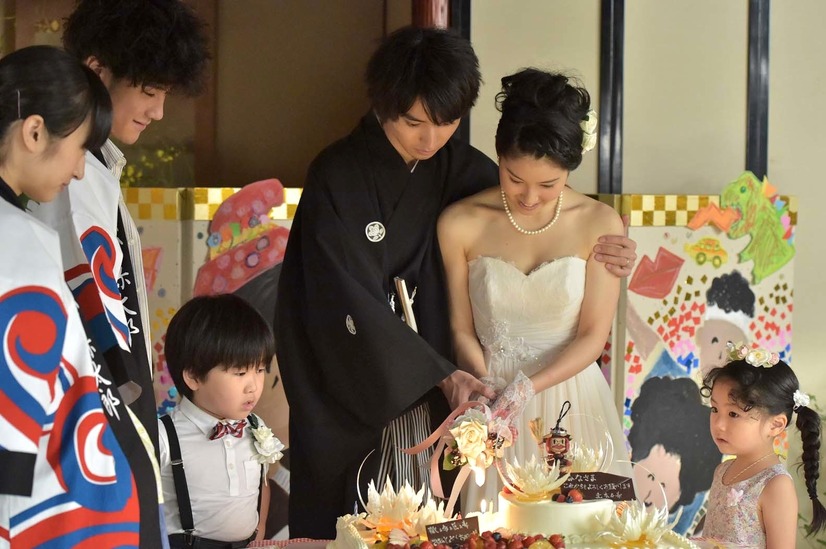 土屋太鳳 山崎賢人 まれ 最終回は 家族総出 の結婚式 2枚目の写真 画像 Cinemacafe Net