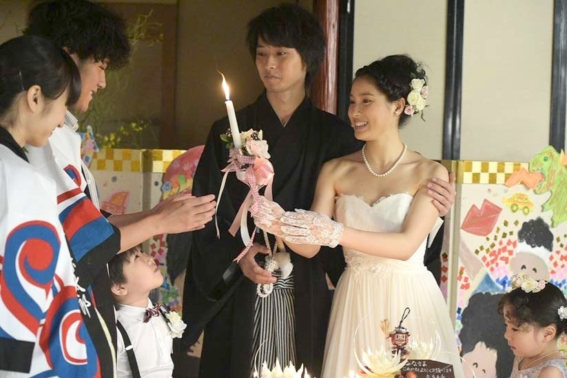 土屋太鳳×山崎賢人「まれ」最終回は“家族総出”の結婚式！ 2枚目の写真・画像 | cinemacafe.net