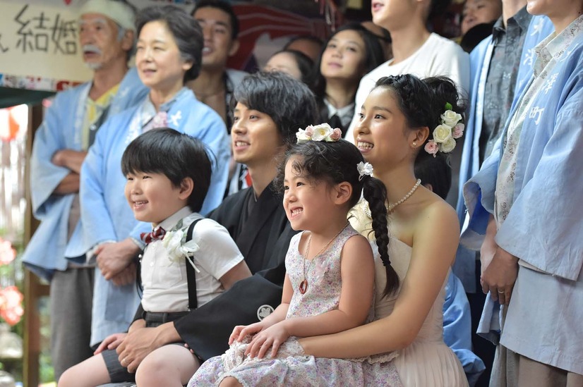 土屋太鳳 山崎賢人 まれ 最終回は 家族総出 の結婚式 12枚目の写真 画像 Cinemacafe Net