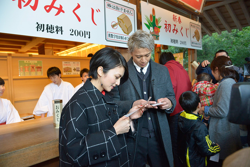 小栗旬 柴咲コウ 日本縦断と同距離を制覇 信長協奏曲 2枚目の写真 画像 Cinemacafe Net