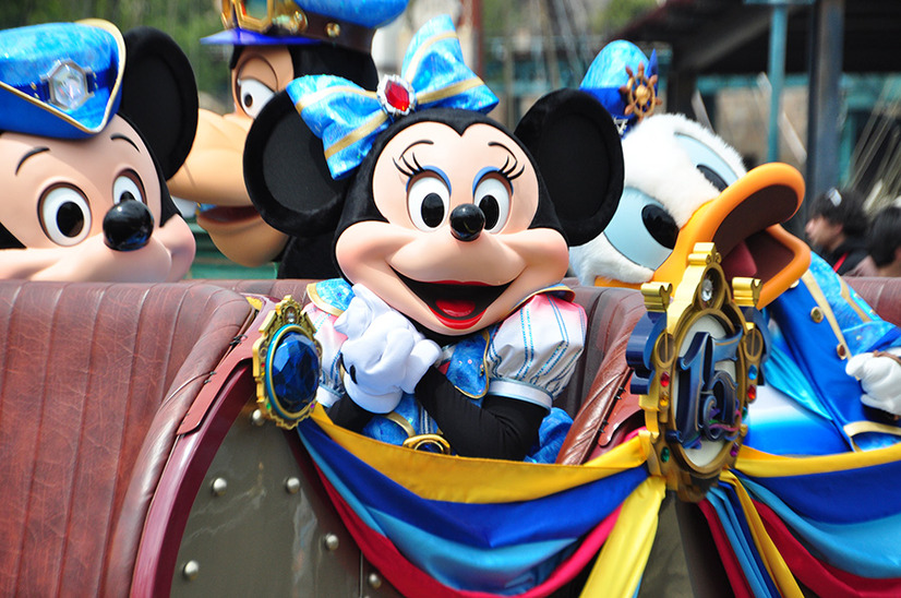 ディズニー ミッキー ミニーがドライブ 15周年衣装の新グリーティングもスタート 3枚目の写真 画像 Cinemacafe Net
