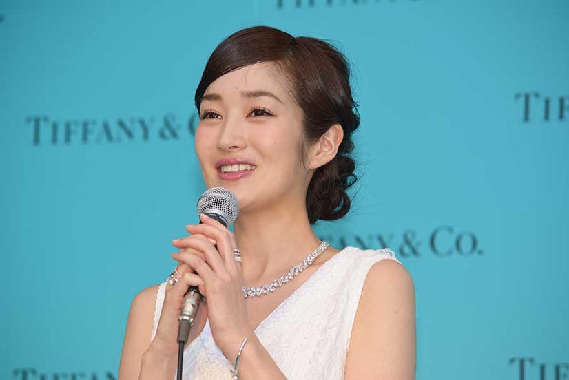 高梨臨 ティファニージュエリー2億2 000万円纏う プロポーズはサプライズがいい 4枚目の写真 画像 Cinemacafe Net