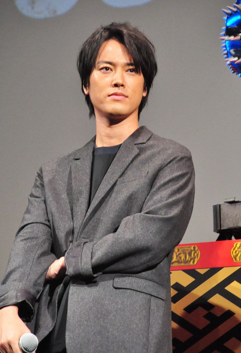 神木隆之介 鬼メイクの長瀬 桐谷に顔色の悪さをイジられ反論 2枚目の写真 画像 Cinemacafe Net 神木隆之介 鬼メイクの長瀬 桐谷に顔色の悪さをイジられ反論 2枚目の写真 画像 Cinemacafe Net