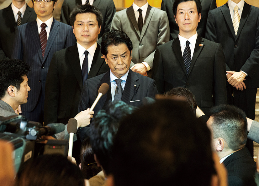 早乙女太一 冷酷な一面見せる High Low 雨宮三兄弟に関わる男たち新場面写真 2枚目の写真 画像 Cinemacafe Net
