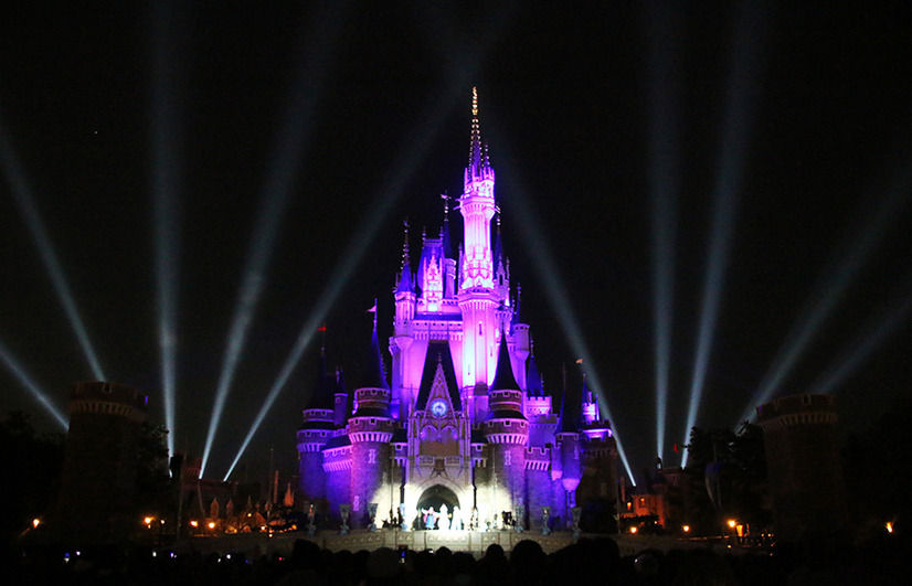 ディズニー アナ雪の季節到来 一夜限りのセレモニーでアナ エルサがパークに降臨 3枚目の写真 画像 Cinemacafe Net
